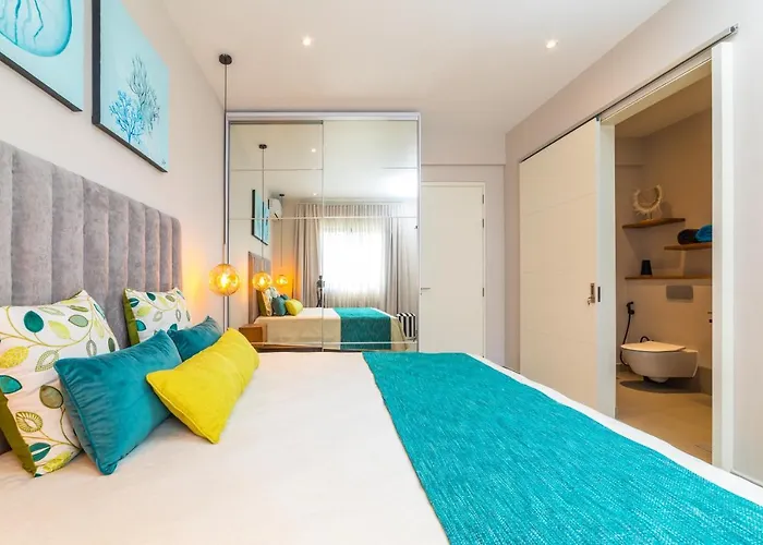 One Bay Residence No 8